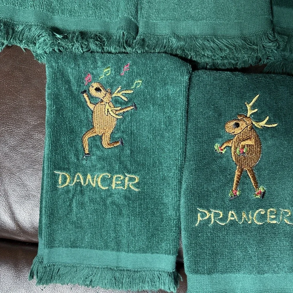 1978 Vintage Rudolph the Reindeer & Friends Embroidered  Christmas 7 Hand Towels